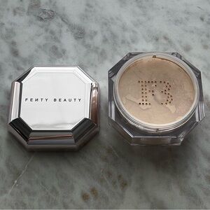 Fenty Beauty Pro Filt’r Instant Retouch Original Setting Powder in Banana